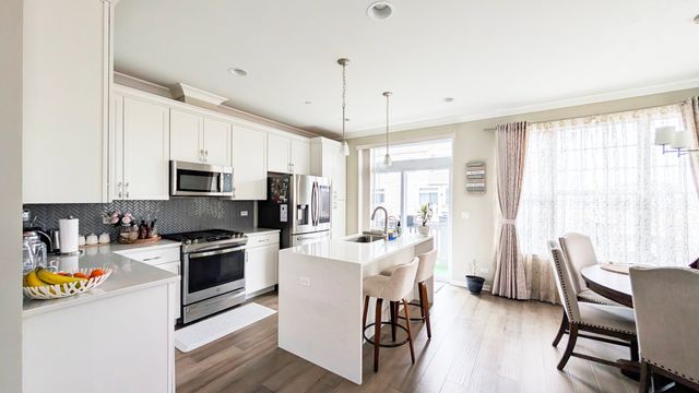 30W001 Brayman Court 001, Warrenville, IL 60563