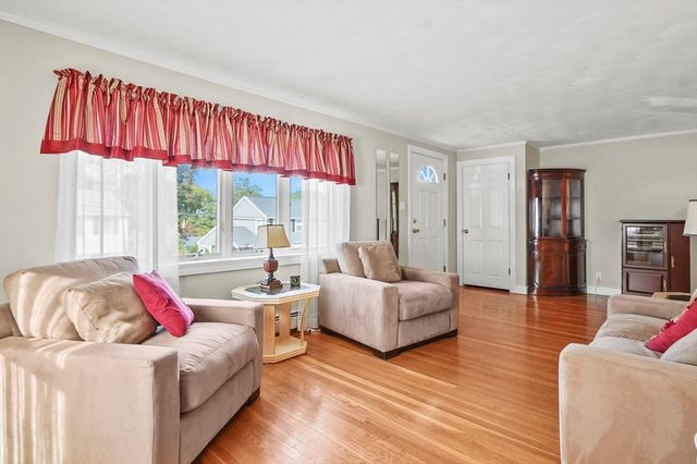 6 Bernard Road, Woburn, MA 01801