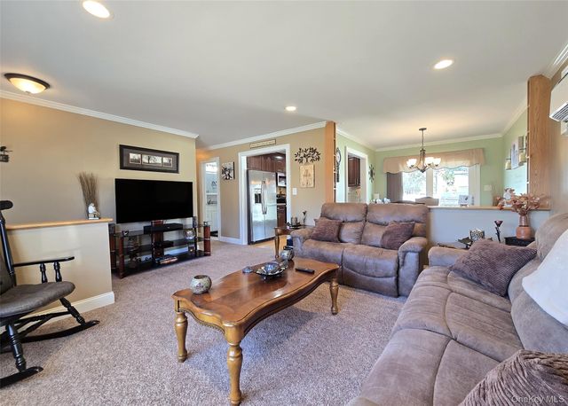 31 Stanley Drive, Shirley, NY 11967