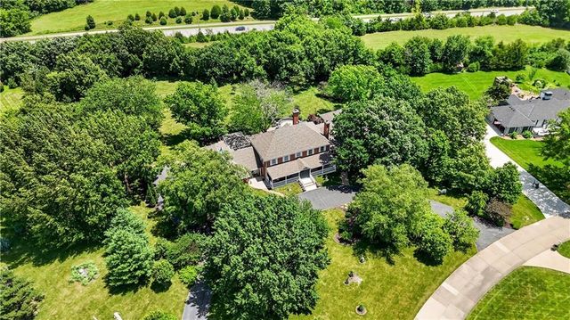 1815 Pine Ridge Road, Leavenworth, KS 66048