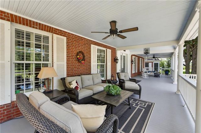 1815 Pine Ridge Road, Leavenworth, KS 66048