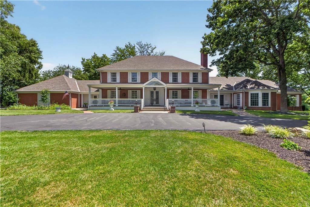 1815 Pine Ridge Road, Leavenworth, KS 66048