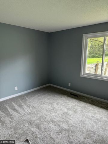 18975 Flora Street NW, Oak Grove, MN 55011