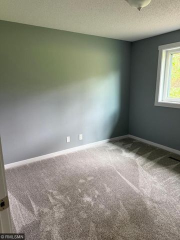 18975 Flora Street NW, Oak Grove, MN 55011
