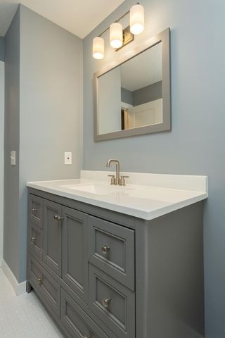 18975 Flora Street NW, Oak Grove, MN 55011