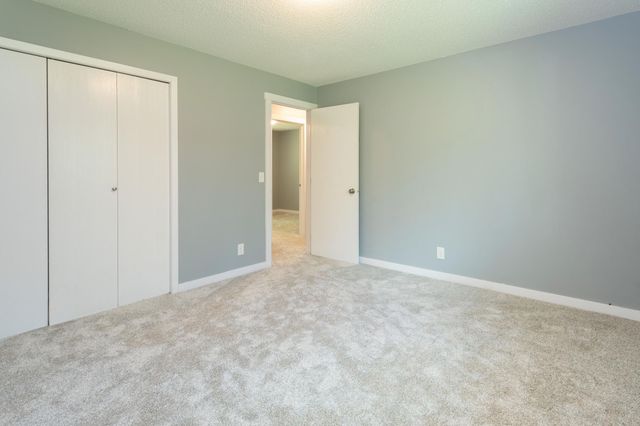 18975 Flora Street NW, Oak Grove, MN 55011