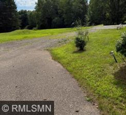 18975 Flora Street NW, Oak Grove, MN 55011