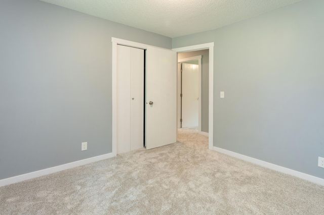 18975 Flora Street NW, Oak Grove, MN 55011