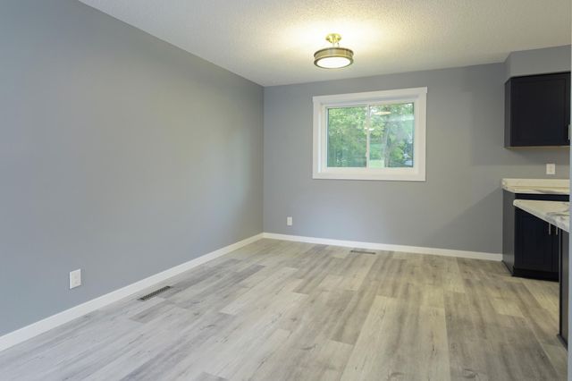 18975 Flora Street NW, Oak Grove, MN 55011