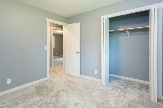 18975 Flora Street NW, Oak Grove, MN 55011