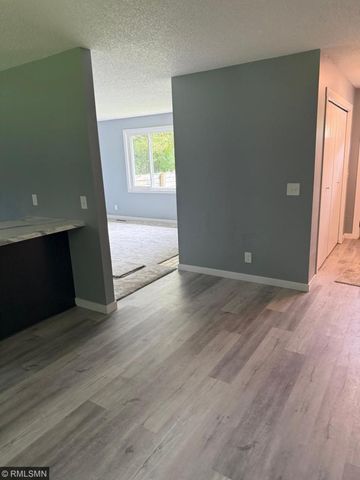 18975 Flora Street NW, Oak Grove, MN 55011