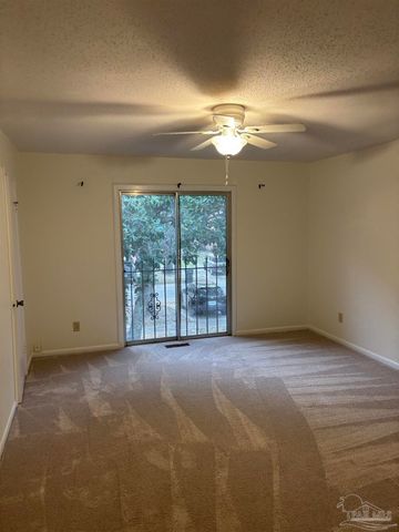 4712 Huron Dr, Pensacola, FL 32507