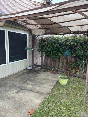 4712 Huron Dr, Pensacola, FL 32507