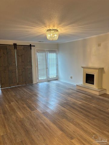 4712 Huron Dr, Pensacola, FL 32507