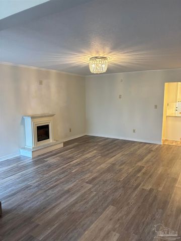 4712 Huron Dr, Pensacola, FL 32507