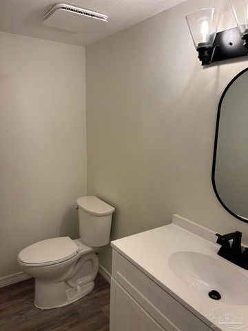 4712 Huron Dr, Pensacola, FL 32507