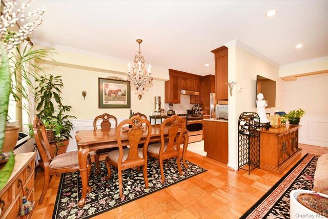 320 E Shore Road 11C, Great Neck, NY 11023