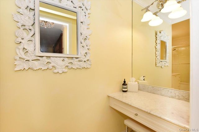 320 E Shore Road 11C, Great Neck, NY 11023