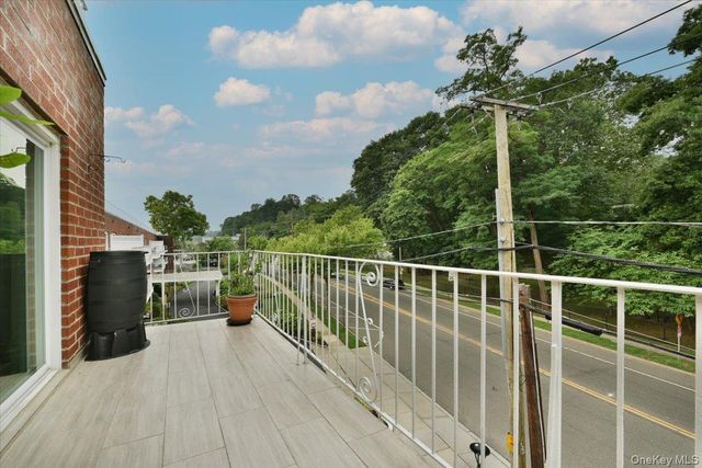 320 E Shore Road 11C, Great Neck, NY 11023
