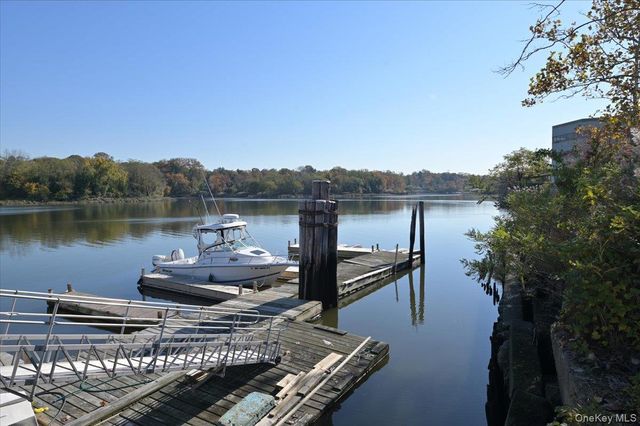 320 E Shore Road 11C, Great Neck, NY 11023