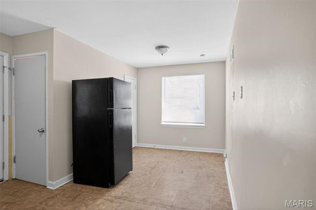 8211 Montreal Drive, St Louis, MO 63132