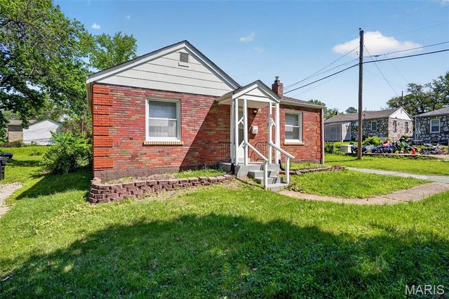 8211 Montreal Drive, St Louis, MO 63132