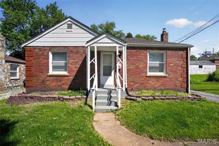 8211 Montreal Drive, St Louis, MO 63132