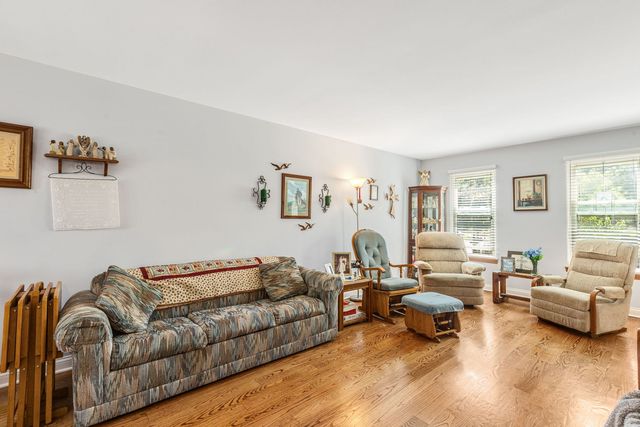 1898 McRae Lane, Mundelein, IL 60060