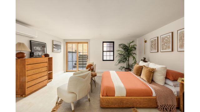 69 CLERMONT Avenue, New York City, NY 11205