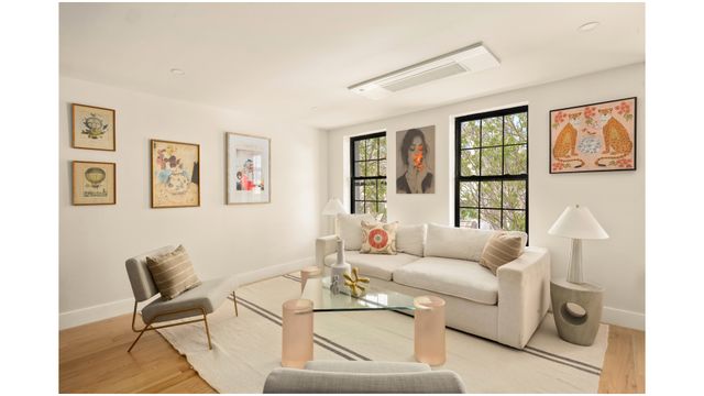 69 CLERMONT Avenue, New York City, NY 11205