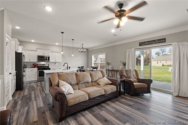 2079 Prestwick Place, Henryville, IN 47126
