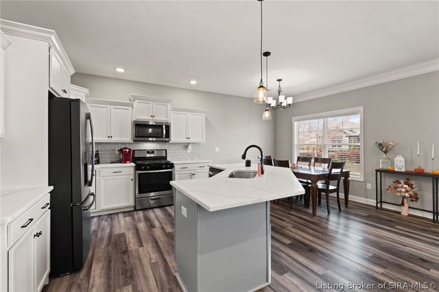 2079 Prestwick Place, Henryville, IN 47126