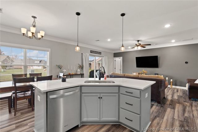 2079 Prestwick Place, Henryville, IN 47126