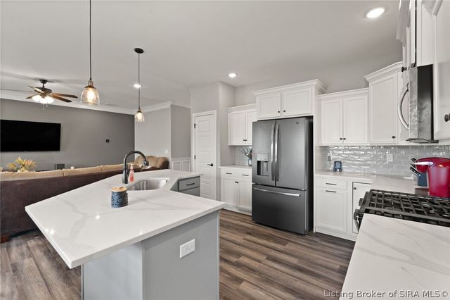 2079 Prestwick Place, Henryville, IN 47126