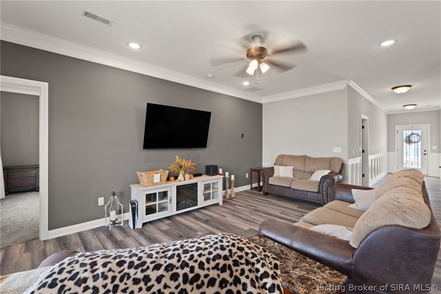 2079 Prestwick Place, Henryville, IN 47126
