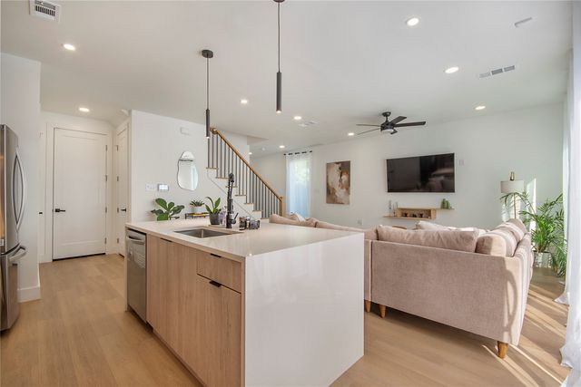 7336 Flyers Way, Dallas, TX 75235