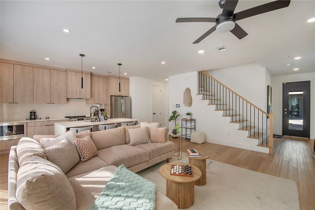 7336 Flyers Way, Dallas, TX 75235
