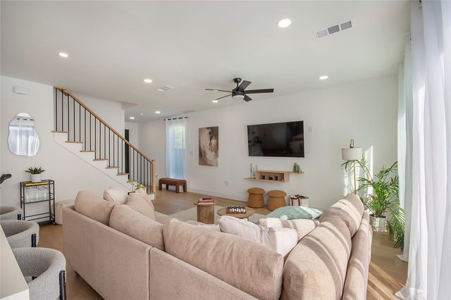 7336 Flyers Way, Dallas, TX 75235