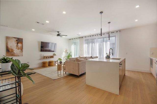 7336 Flyers Way, Dallas, TX 75235