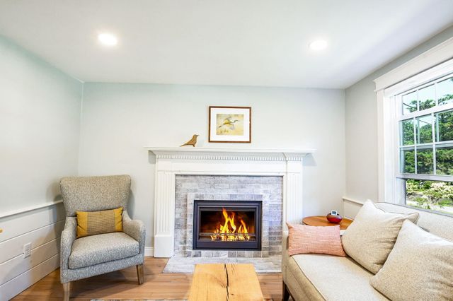 31 Garrison Road, Falmouth, MA 02540