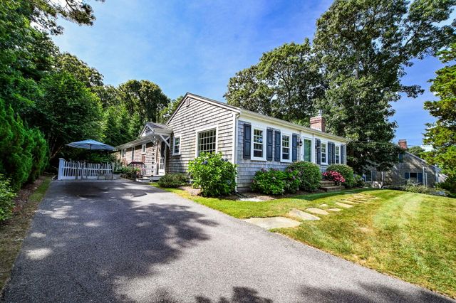 31 Garrison Road, Falmouth, MA 02540