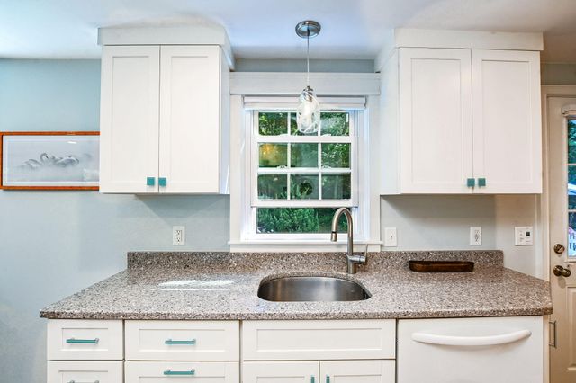 31 Garrison Road, Falmouth, MA 02540