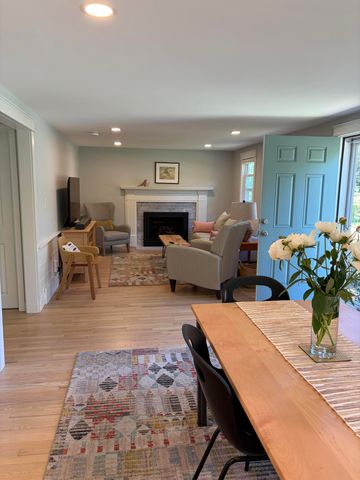 31 Garrison Road, Falmouth, MA 02540