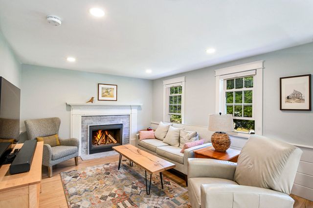 31 Garrison Road, Falmouth, MA 02540