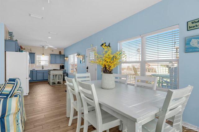 401 W Buchanan Ct, Gulf Shores, AL 36542