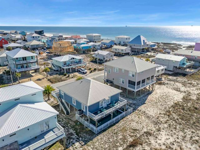 401 W Buchanan Ct, Gulf Shores, AL 36542