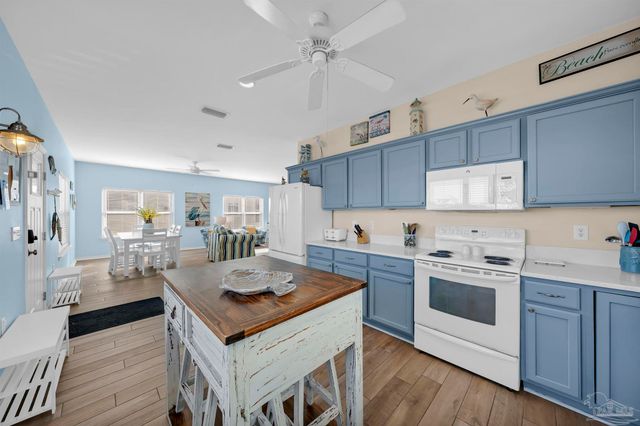 401 W Buchanan Ct, Gulf Shores, AL 36542