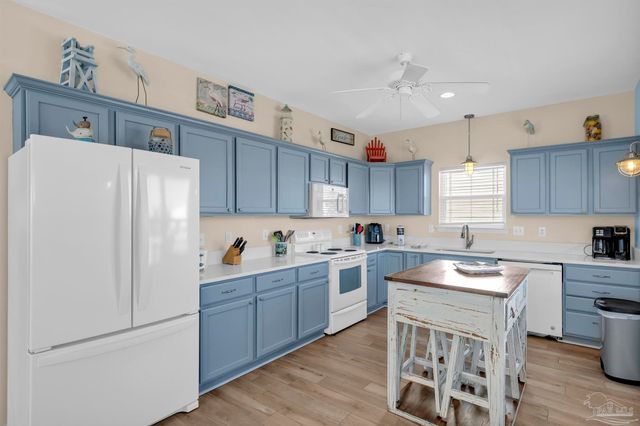 401 W Buchanan Ct, Gulf Shores, AL 36542