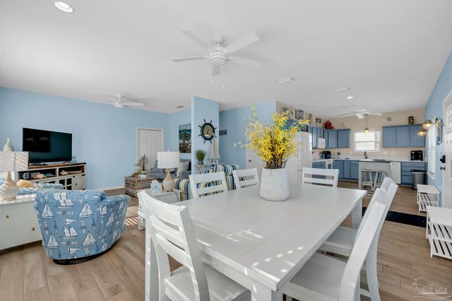 401 W Buchanan Ct, Gulf Shores, AL 36542