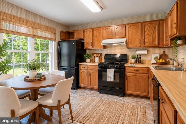 7864 COLONIAL VILLAGE ROW, Annandale, VA 22003